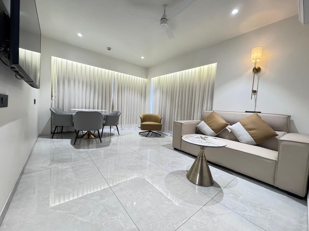 Club Room, City View