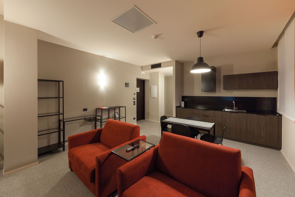 Family Room, 1 Queen Bed, Non Smoking, Balcony (with Two Single SofaBeds) - Photo 11