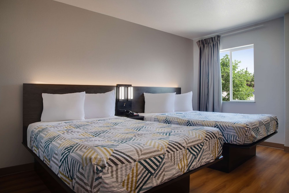 Standard Room, 2 Double Beds, Smoking