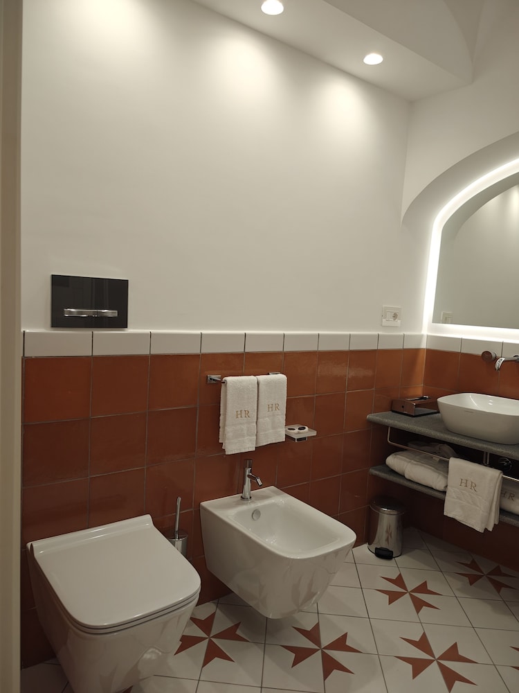 Deluxe Double or Twin Room, City View - Photo 8