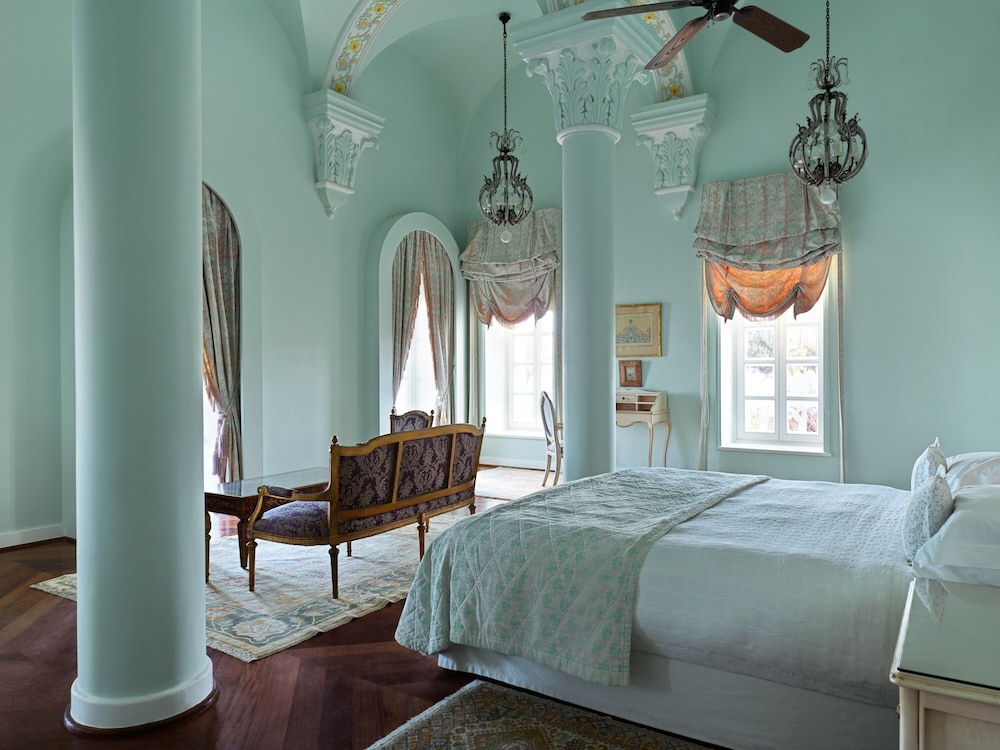 Beach Front Suite photo 2