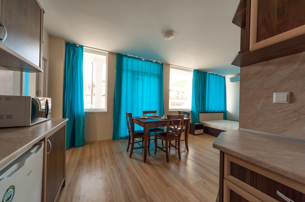 Luxury Studio, Kitchenette (Free Wifi) photo 3
