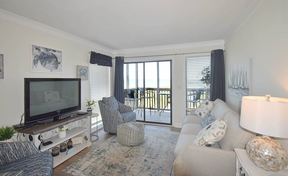 Condo, 3 Bedrooms