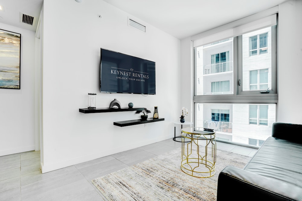 Elite Condo, Balcony, City View photo 1