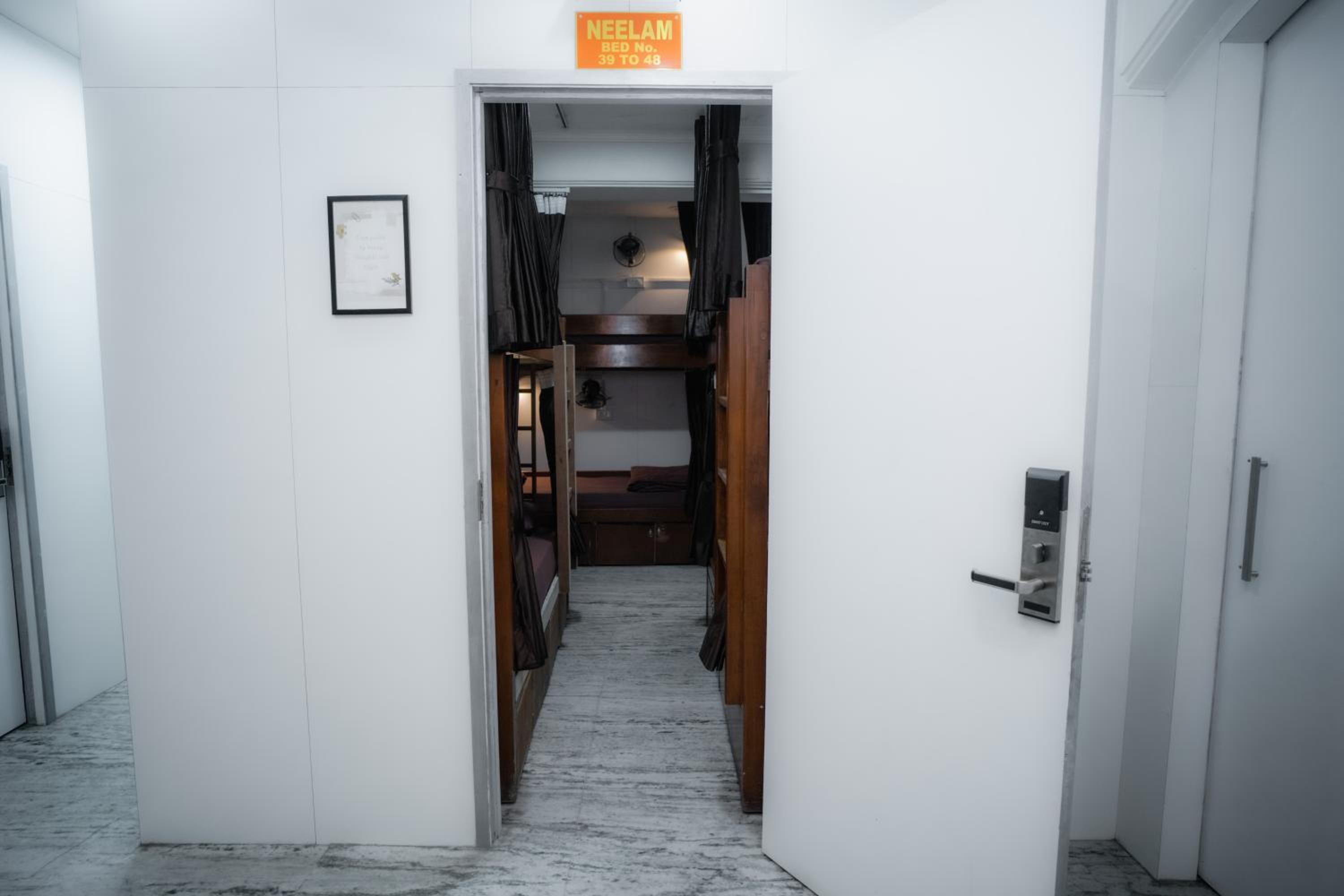 Female Only 10 Bed Dormitory With Ac