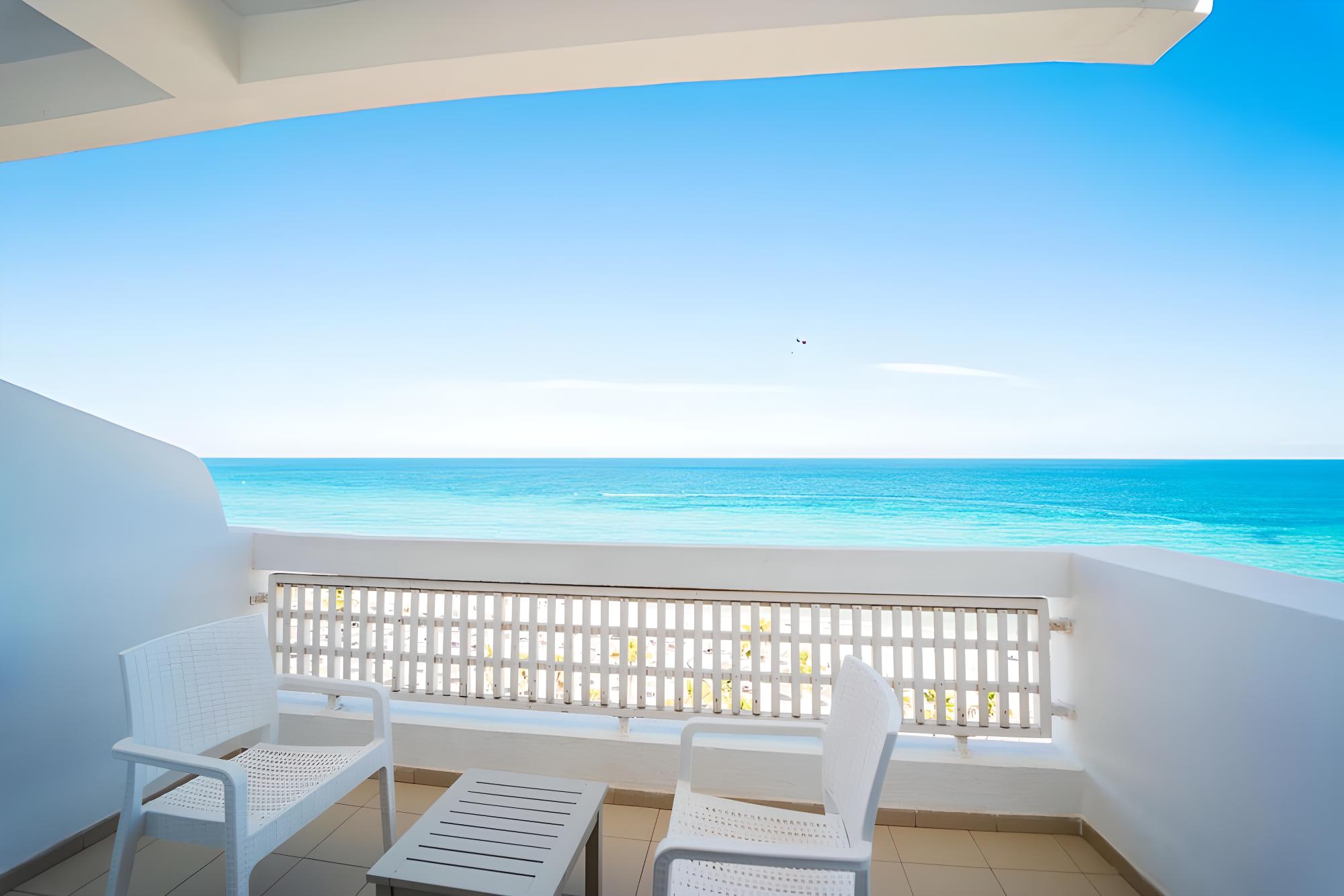 Relax and enjoy stunning ocean views!