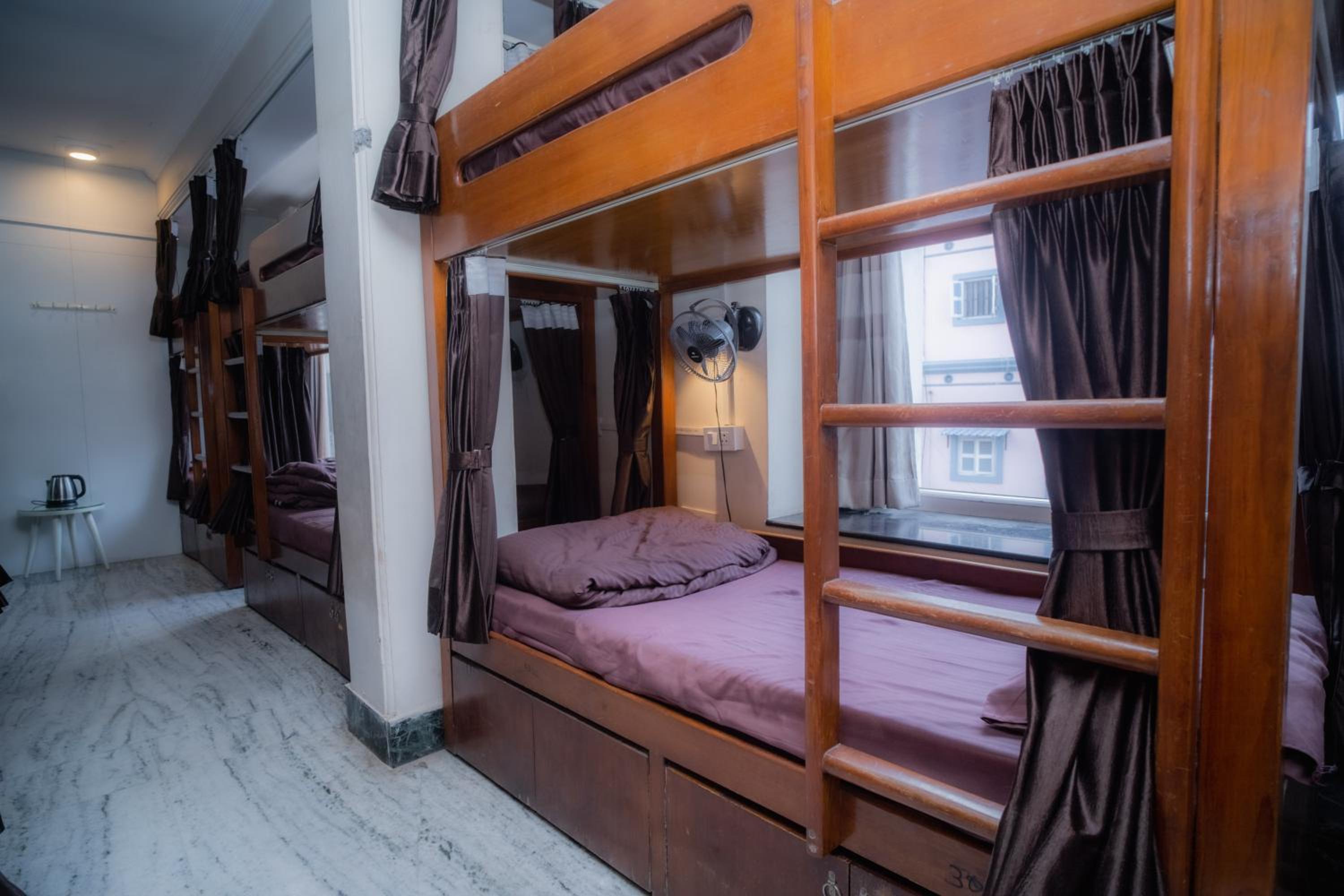 Bed In 14 Bed Mix Dormitory Room With Ac - Photo 7