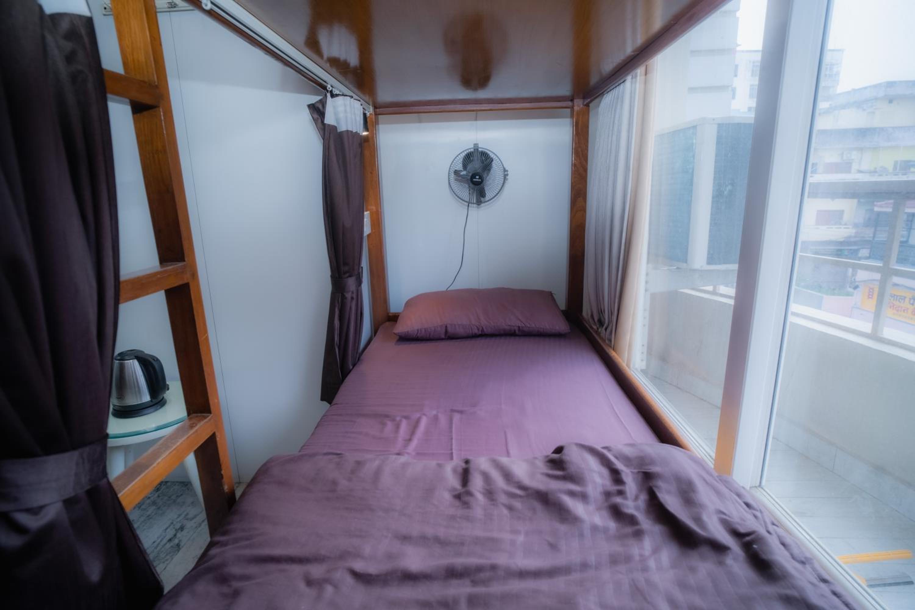 Bed In 14 Bed Mix Dormitory Room With Ac - Photo 8