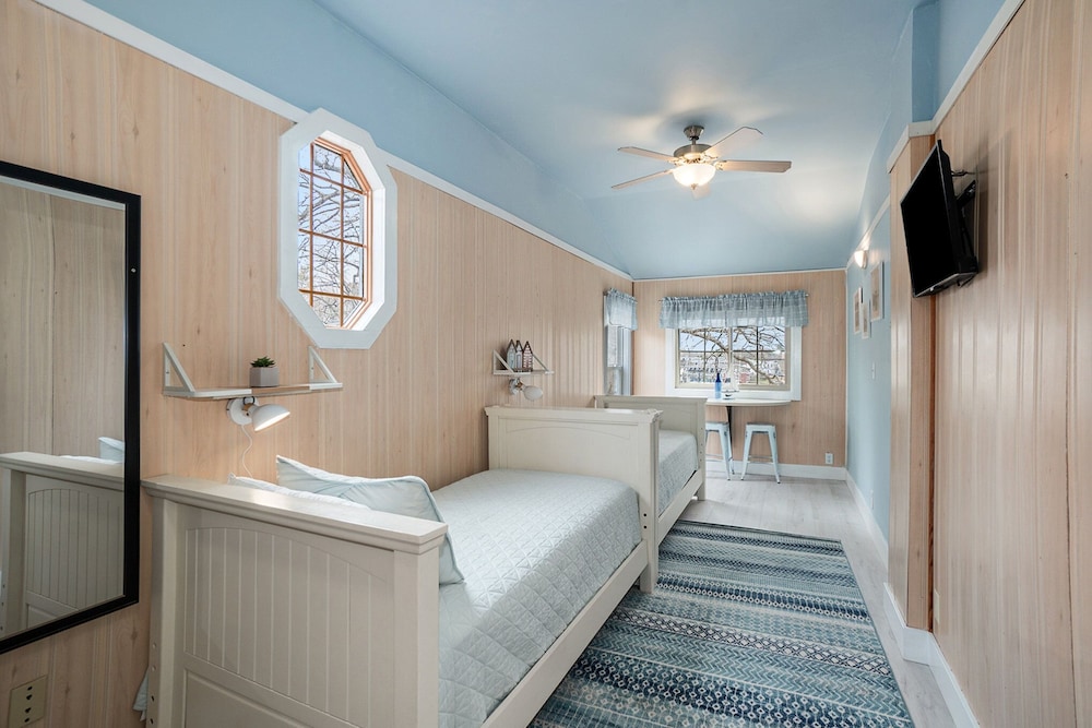 Deluxe Room, 2 Bedrooms (Sherman)