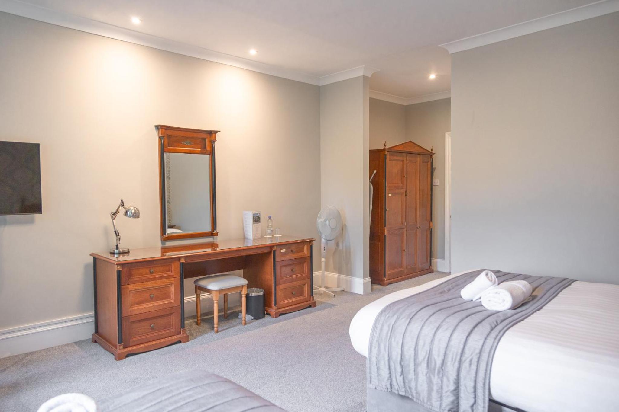 Deluxe Double or Twin Room photo 3