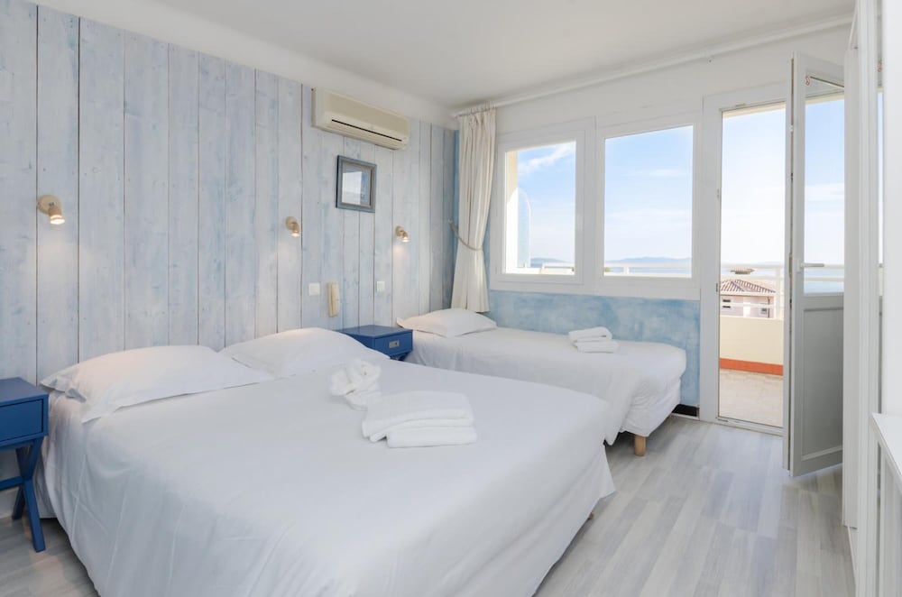 Triple Room, Sea View - Photo 1