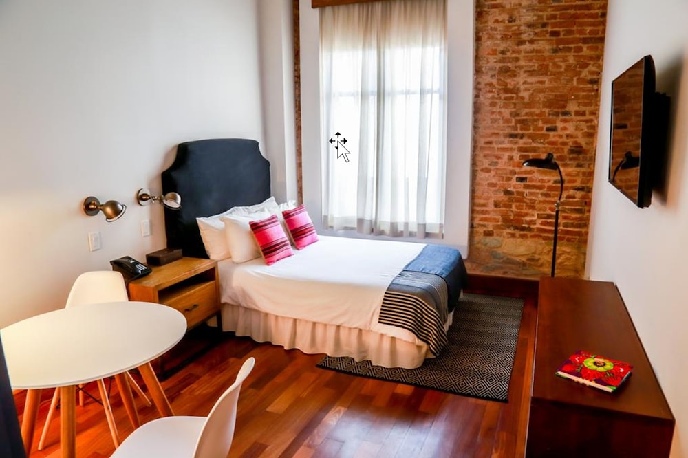 Standard Studio, 1 Queen Bed photo 1