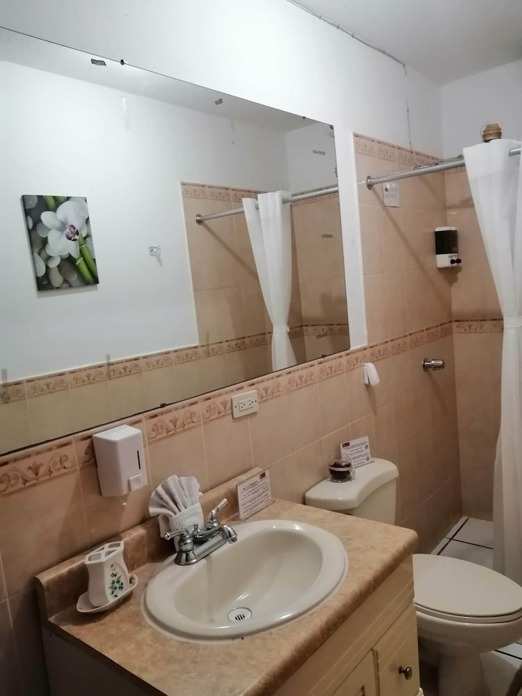 Standard Double Room, 1 Double Bed, Private Bathroom photo 3