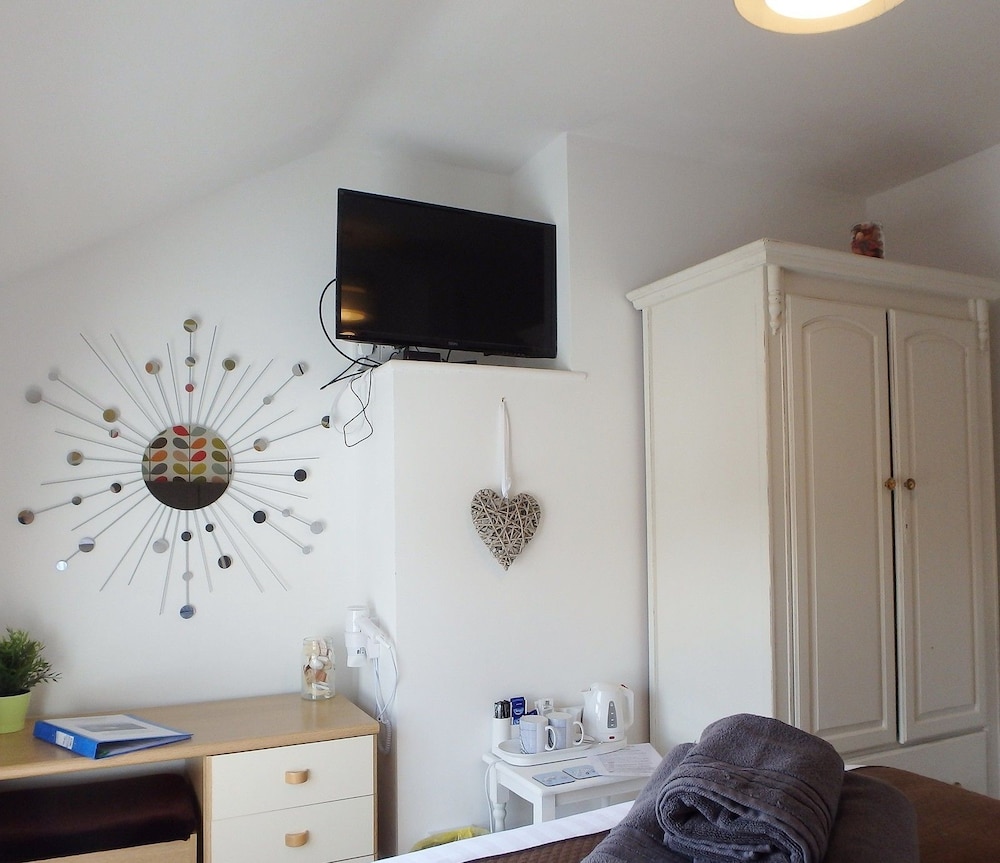 Triple Room, Shared Bathroom, Mountain View (Room Seven) photo 2