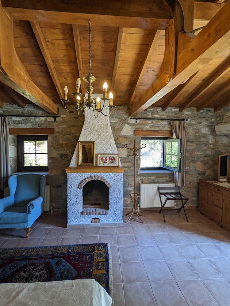 Family Room photo 3