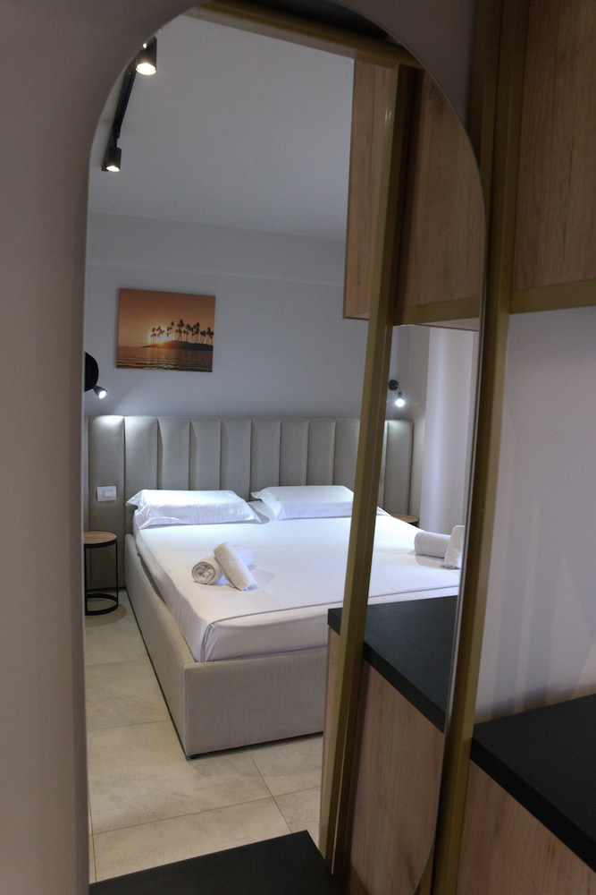 Deluxe Double-Private Balcony/Veranda photo 3