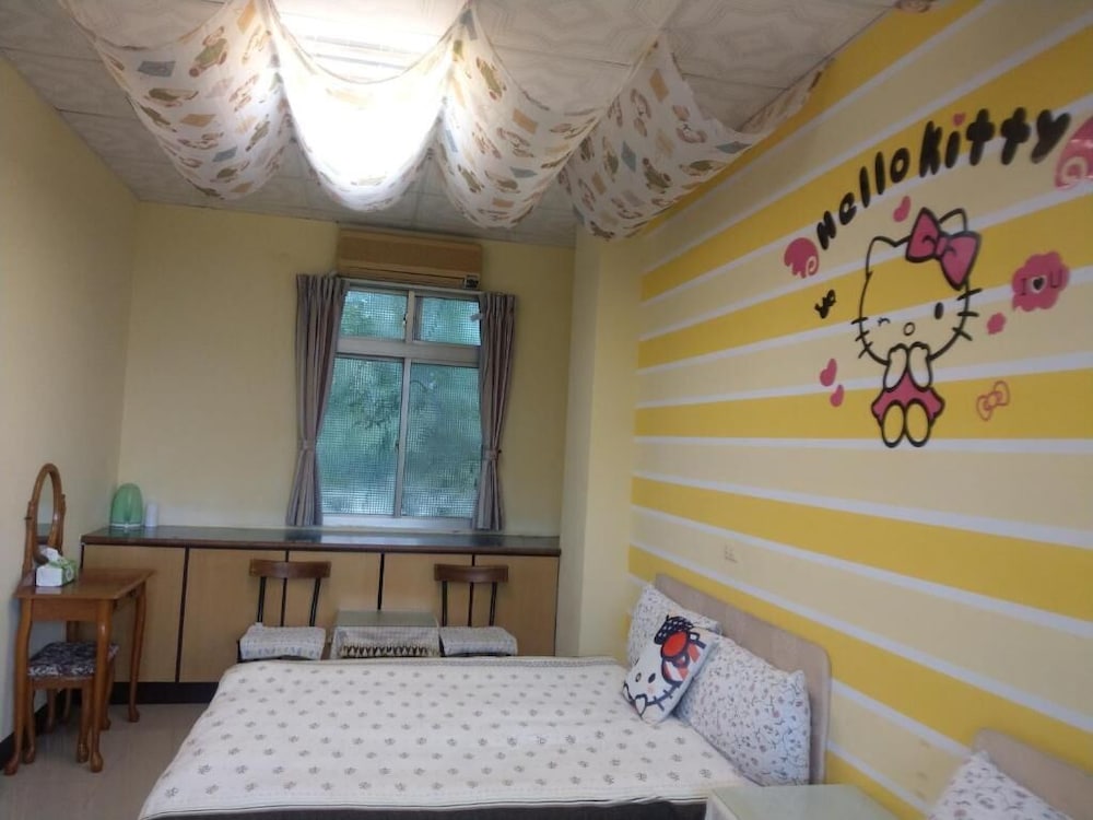 Quadruple Room (Kitty) photo 2