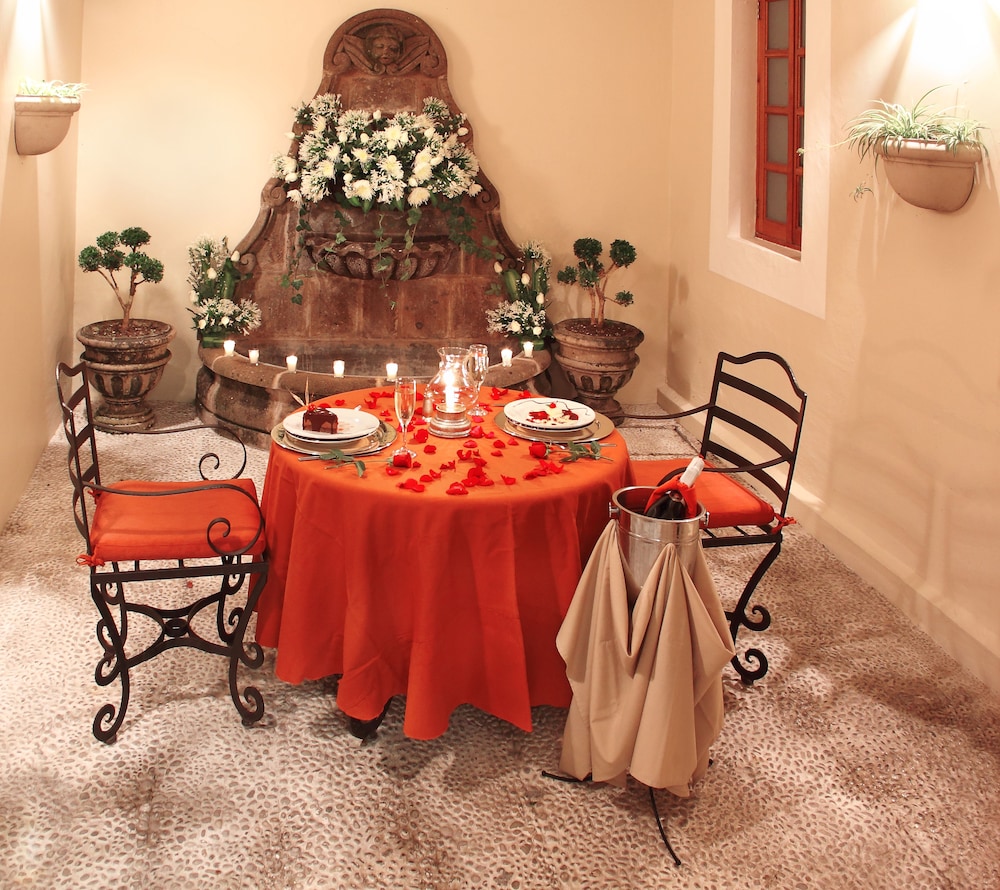 Premium Double Room - Photo 8