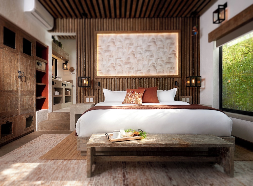 Design Suite, 1 King Bed, Non Smoking, Ensuite