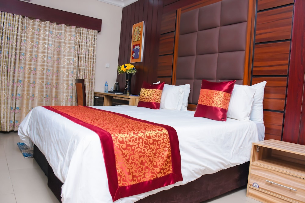 Executive Room - Photo 3