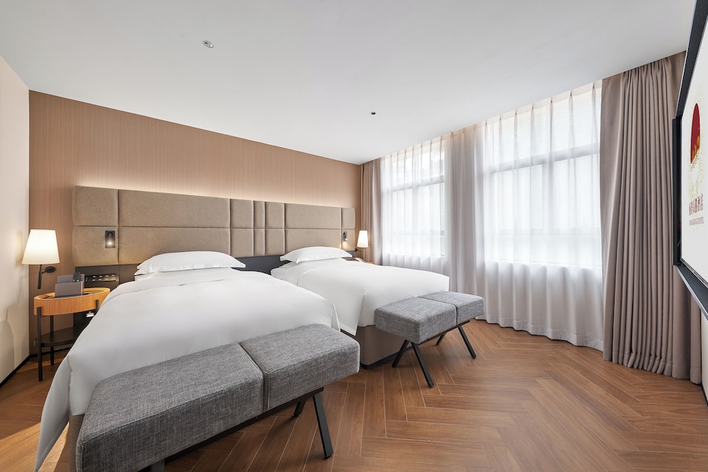 Mansion Twin Beds Suite - Photo 1