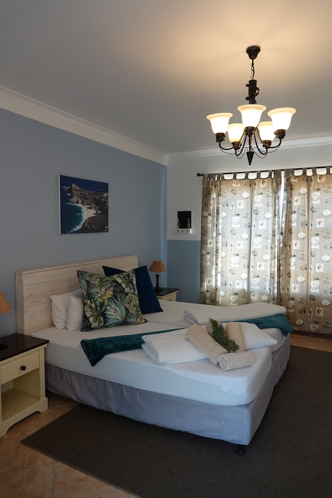 Standard Double Or Twin Room, 2 Twin Beds, Ensuite, Sea Facing photo 2