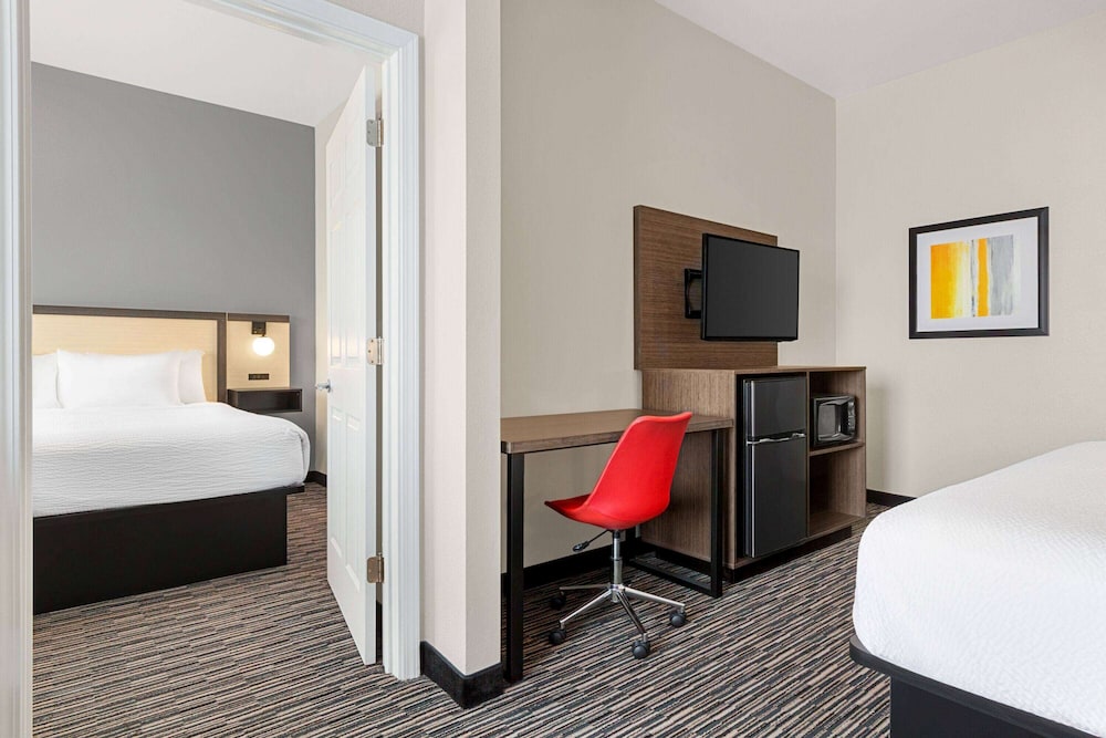 Suite, 2 King Beds, Non Smoking - Photo 4