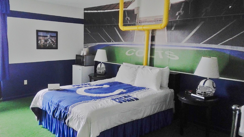 Suite, 1 Queen Bed, Jetted Tub photo 2