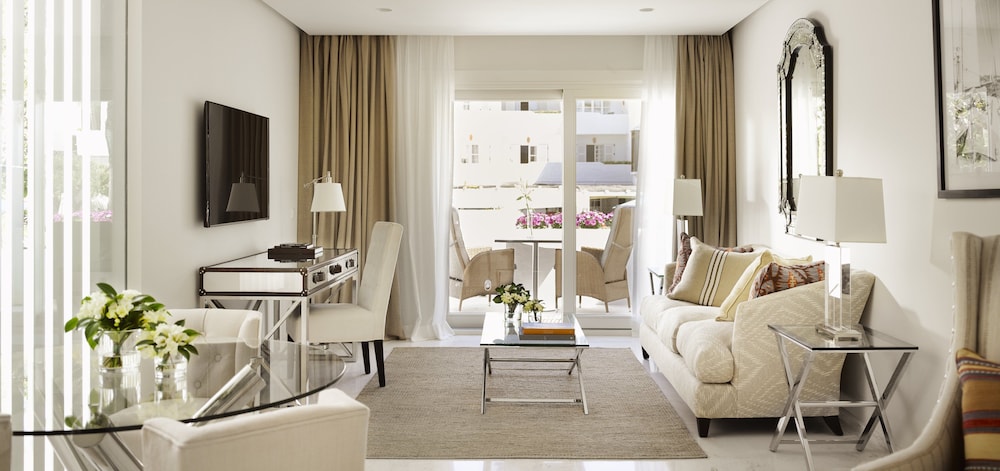 Grand Suite with Kitchen (Non Smoking) photo 2