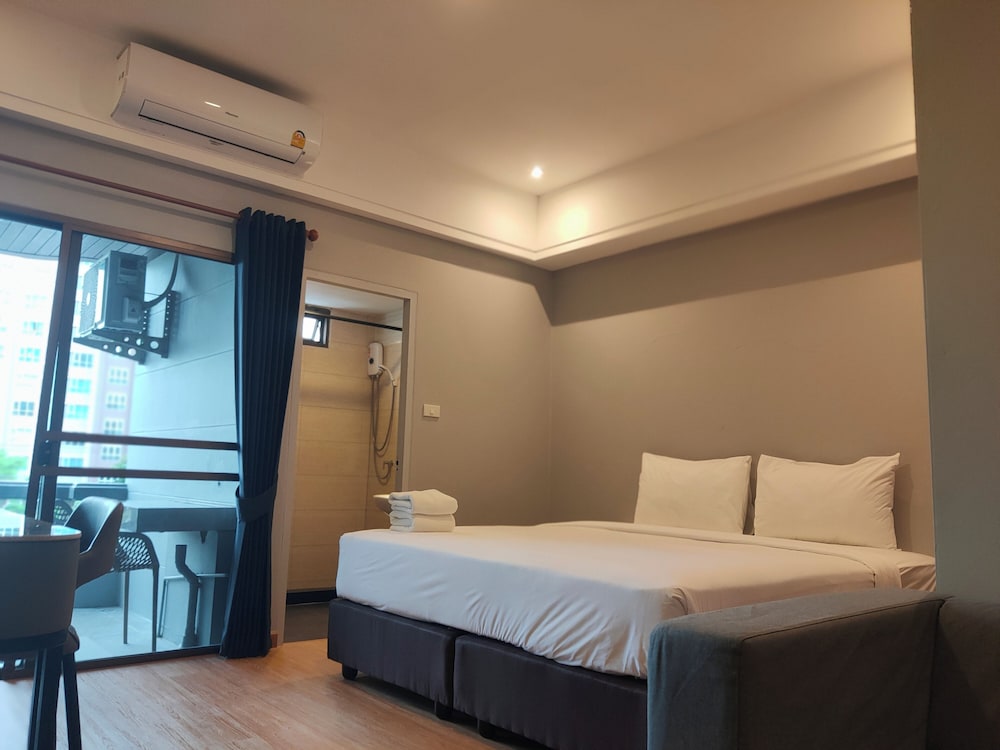 Elite Studio, 1 King Bed photo 3