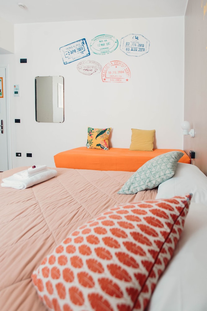 Triple Room (private)