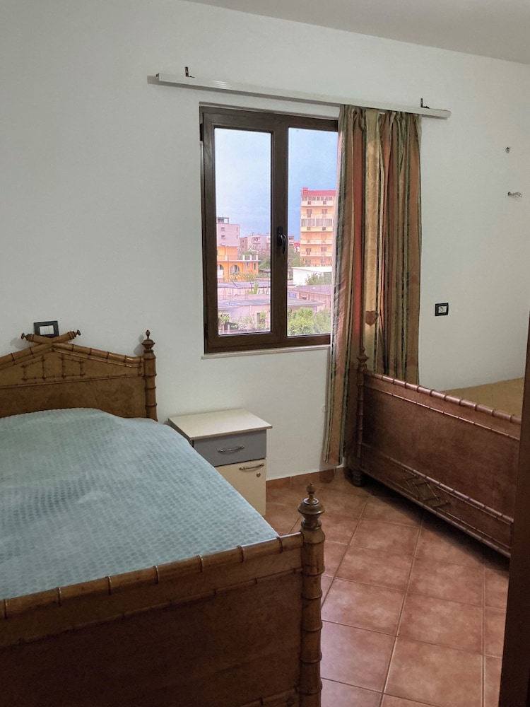 Basic Shared Dormitory, Mountain View