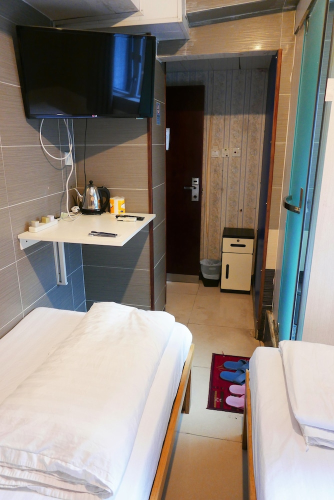 Standard Twin Room photo 3