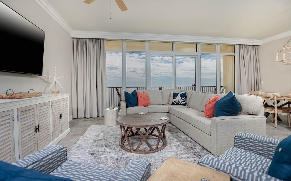 Condo, 2 Bedrooms