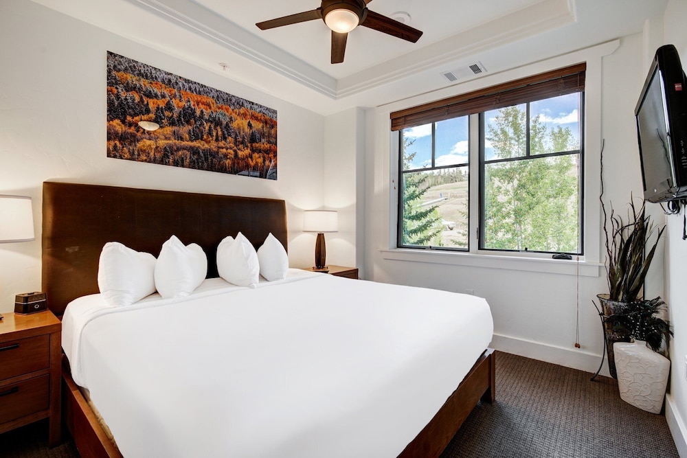 Condo, 4 Bedrooms (Platinum Condominium) photo 3
