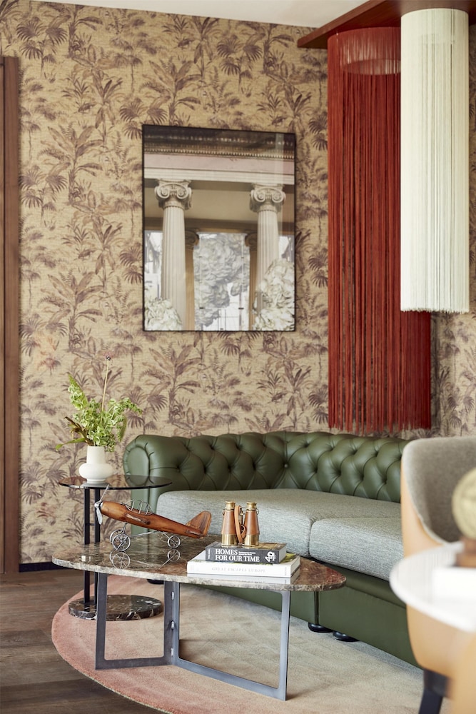 Suite, Terrace thumbnail 5