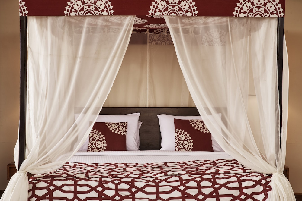 Honeymoon Suite