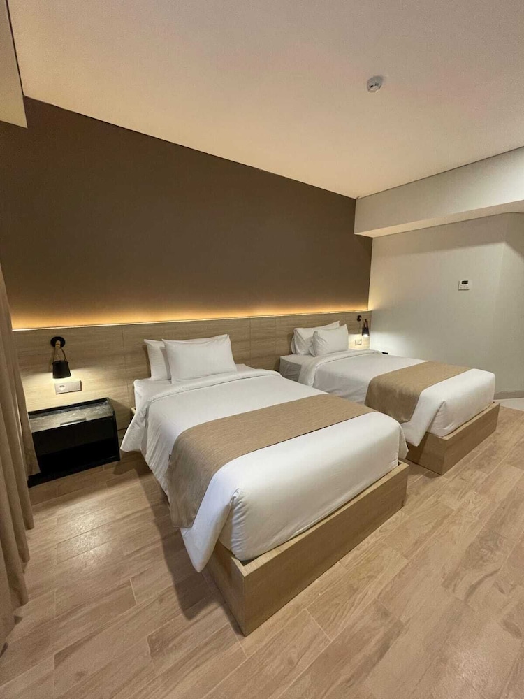 Deluxe Twin Room, City View photo 2