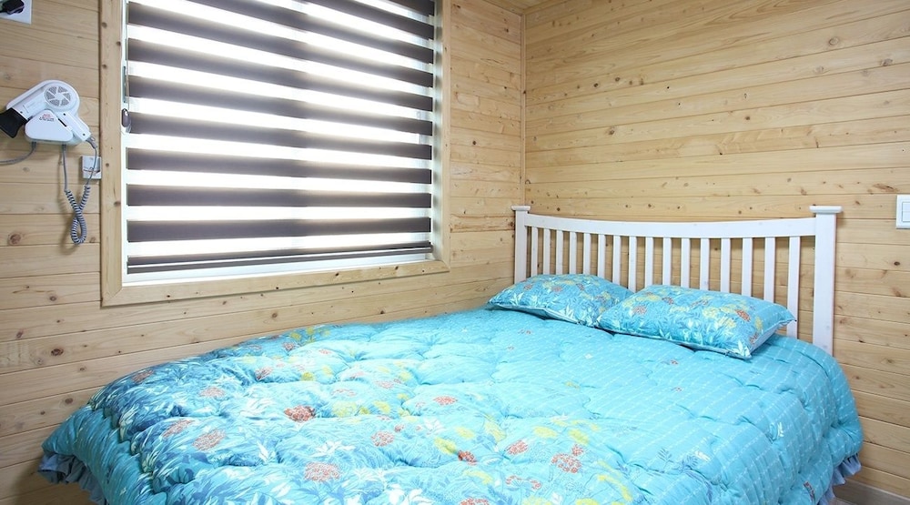 Basic Studio (201) photo 1