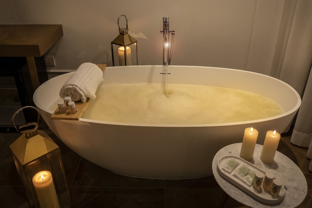 Luxury Suite photo 3
