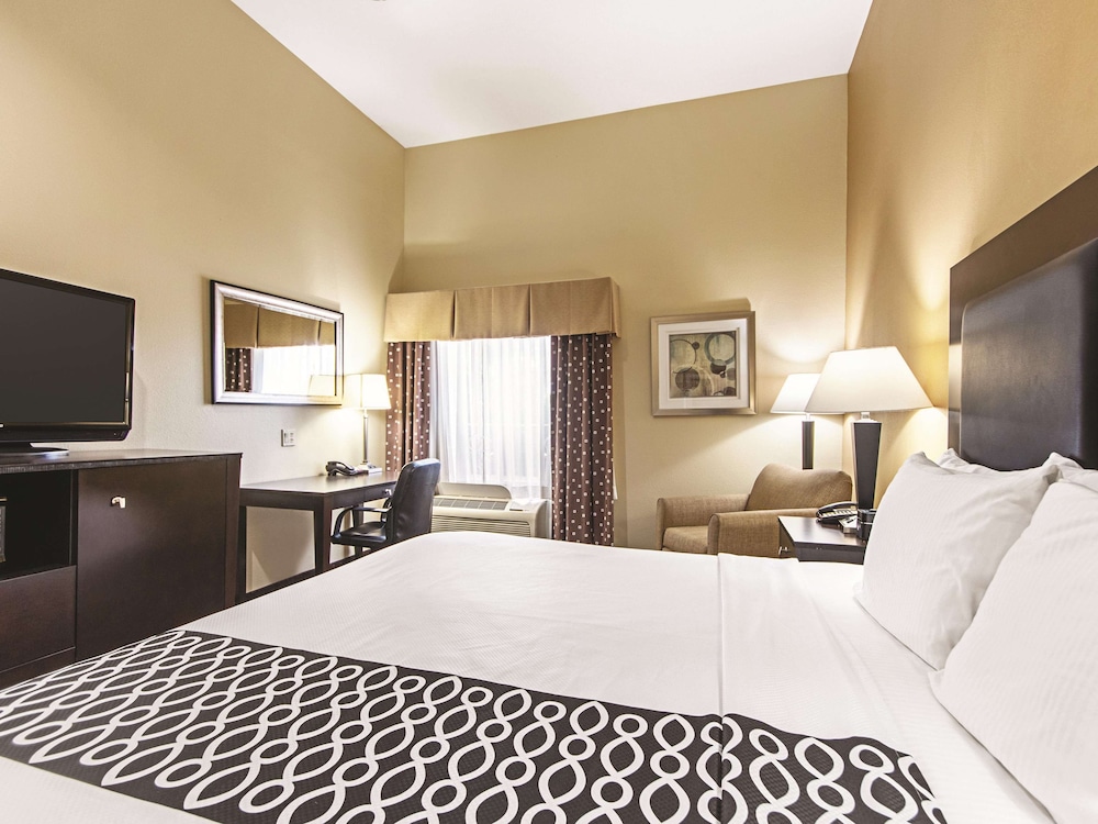 Room, 1 King Bed, Non Smoking - Photo 2