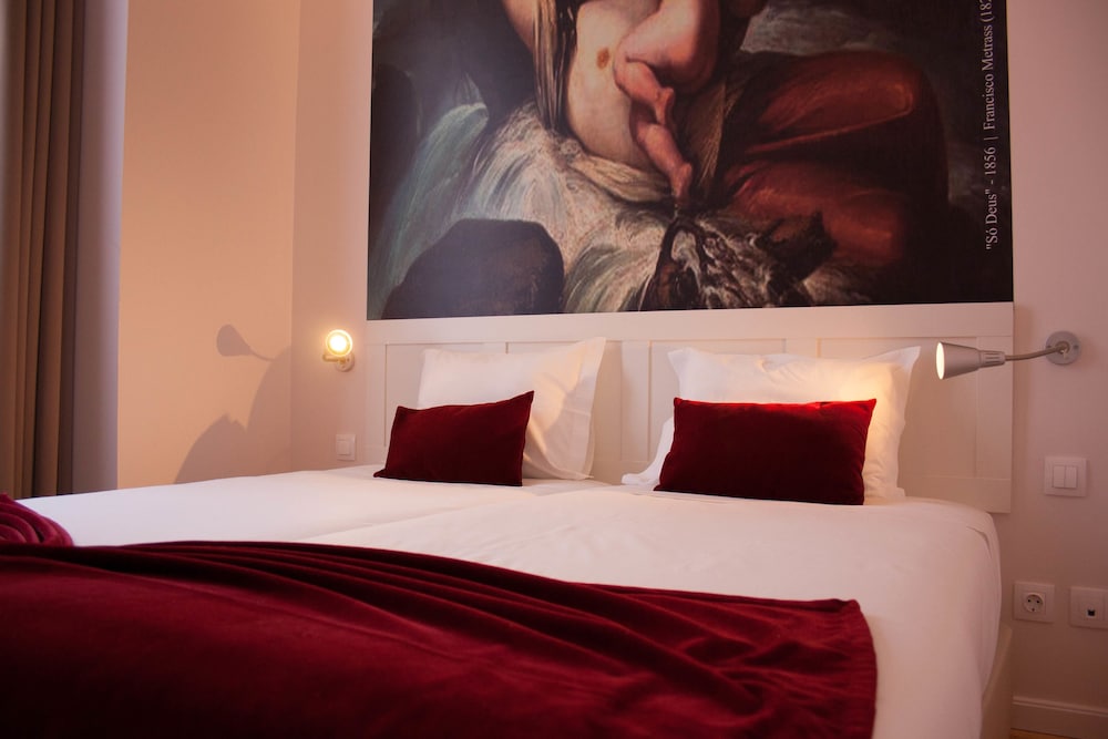 Superior Double Room thumbnail 6