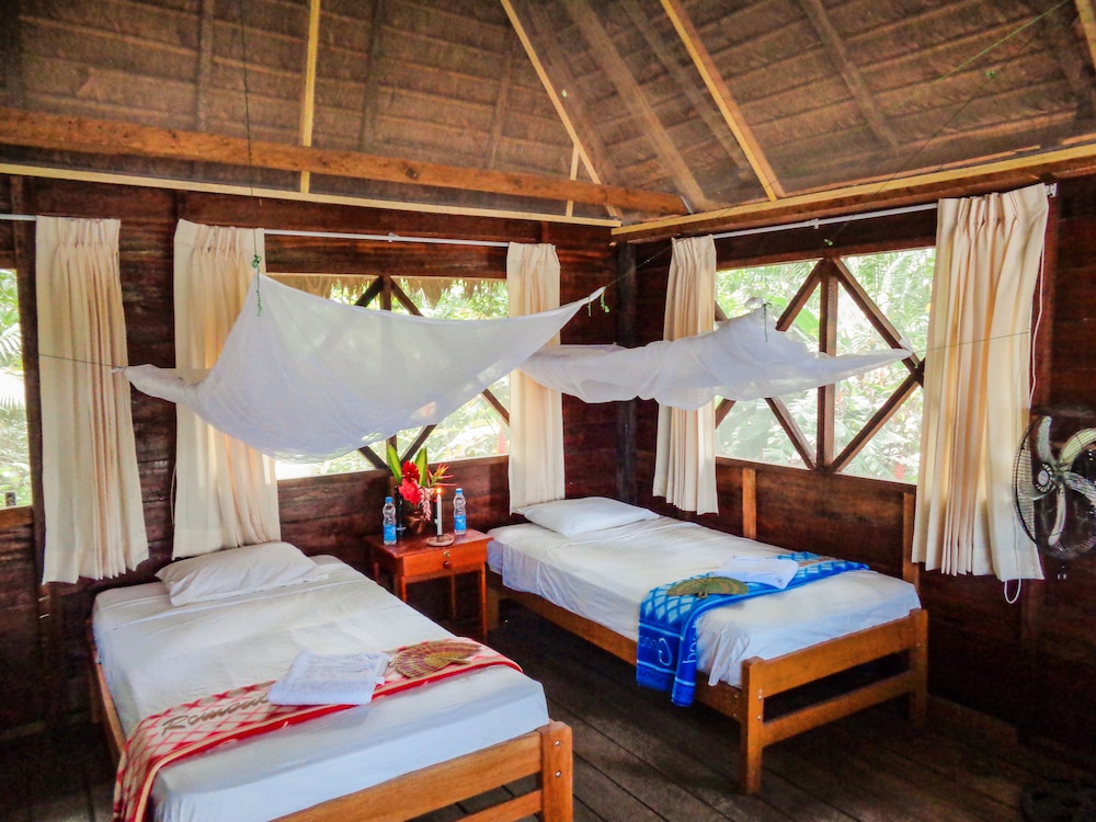 Bungalow, 2 Twin Beds, Terrace, Garden Area photo 3