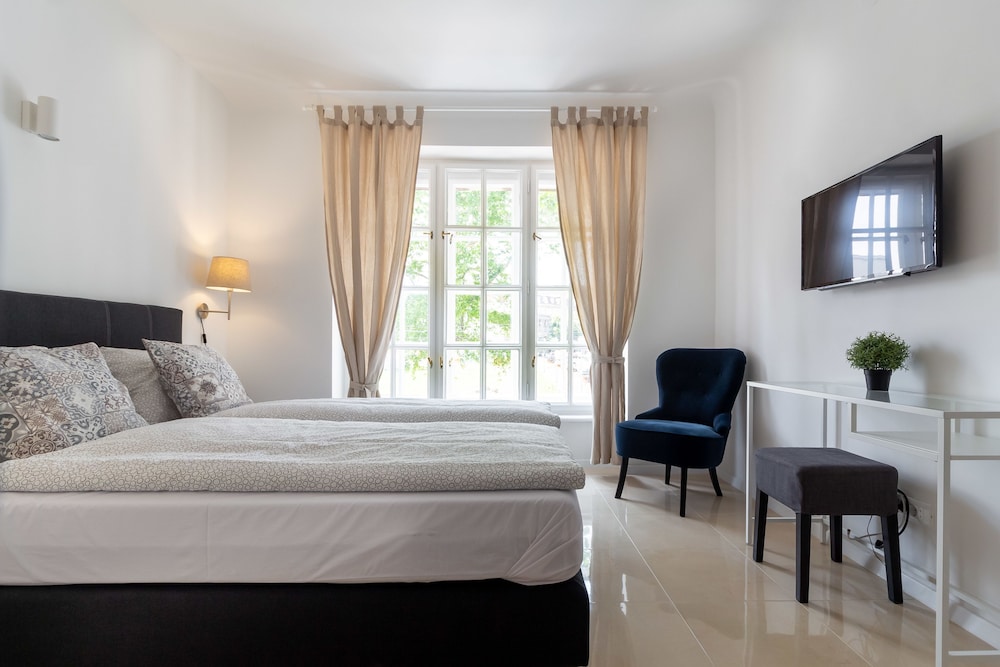 Panoramic Double Room, 1 Queen Bed, City View (5) photo 3