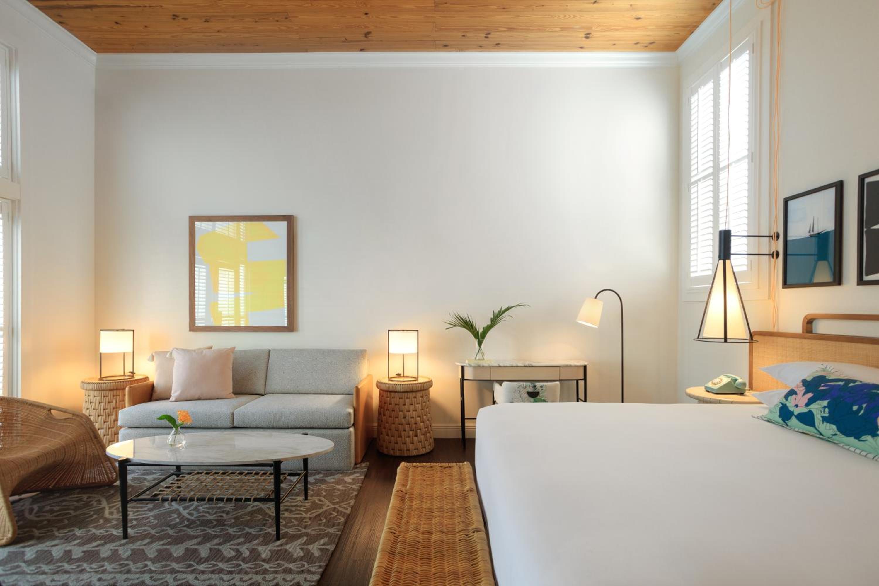 One-Bedroom King Suite