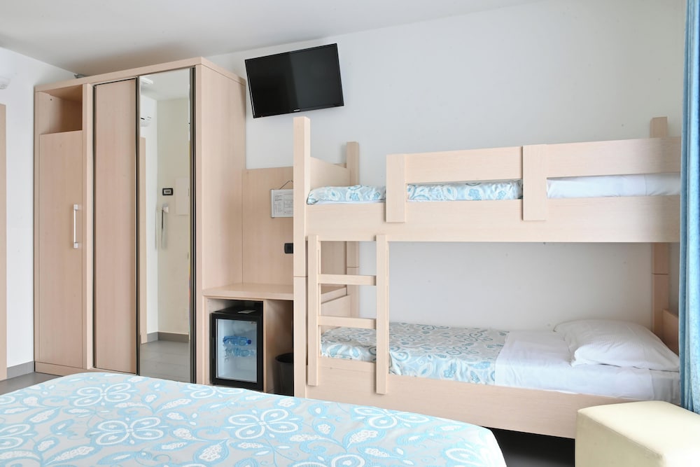 Quadruple Room, Lake View