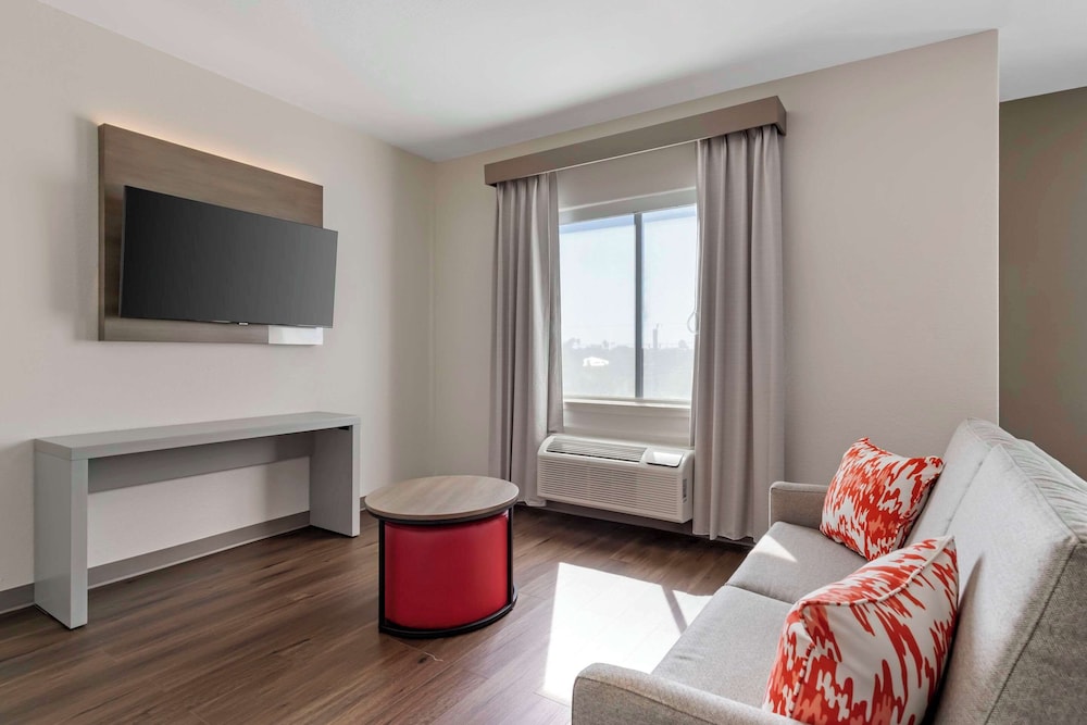 Suite, Multiple Beds, Accessible, Non Smoking - Photo 3