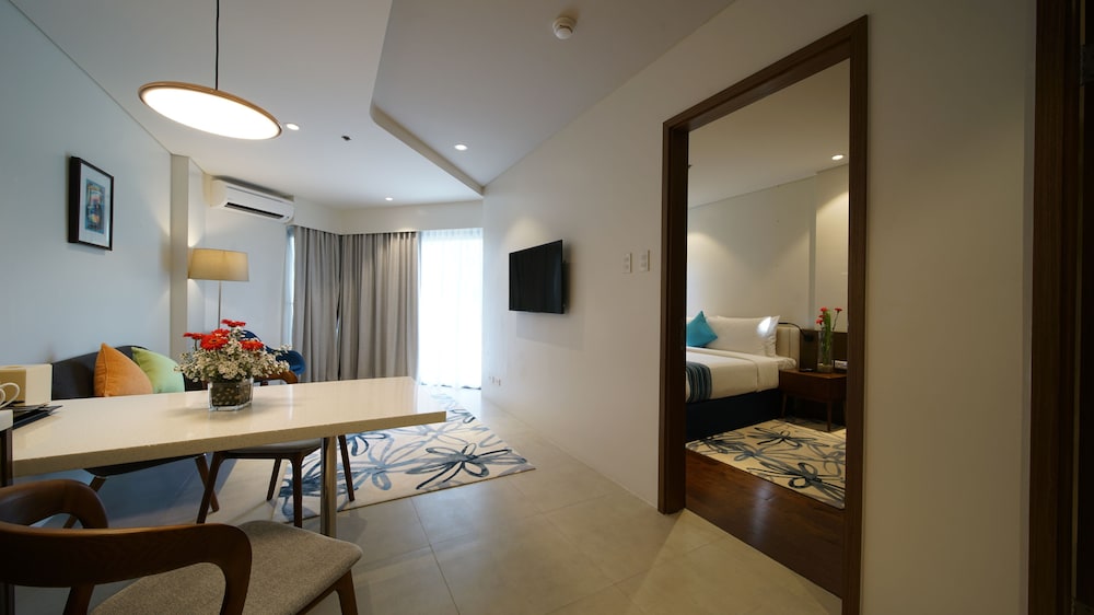 Suite, 1 Bedroom (guests age 18-59) - Photo 6