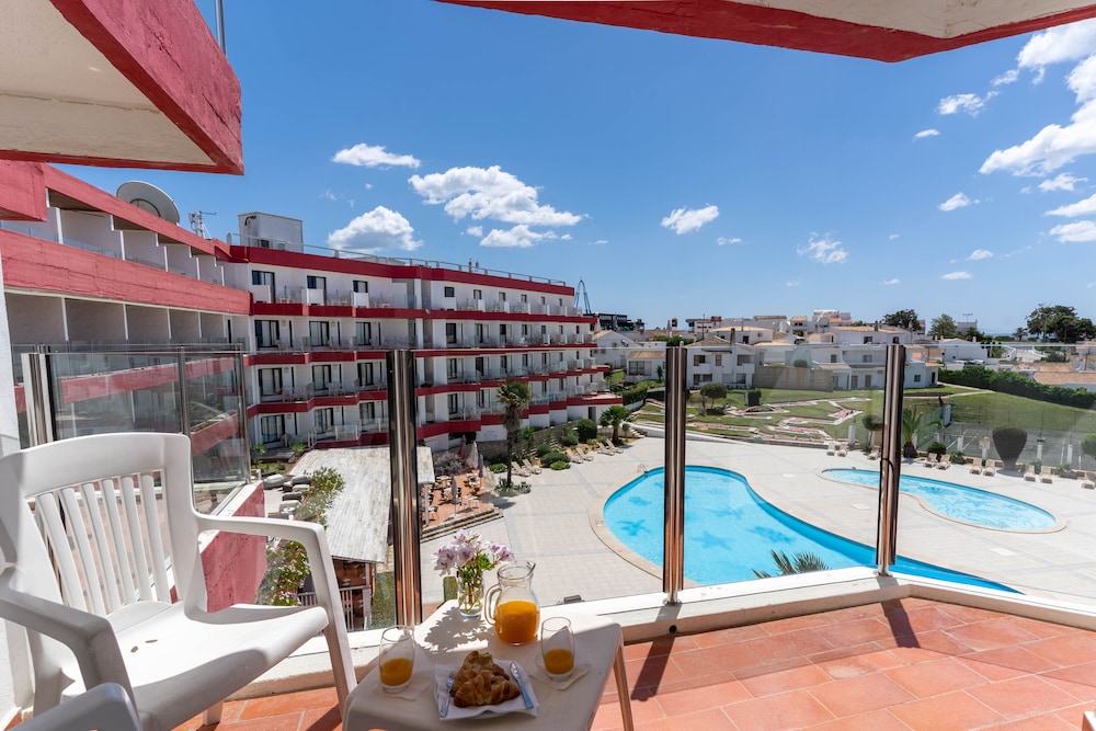 Triple Room, Pool View - Photo 3