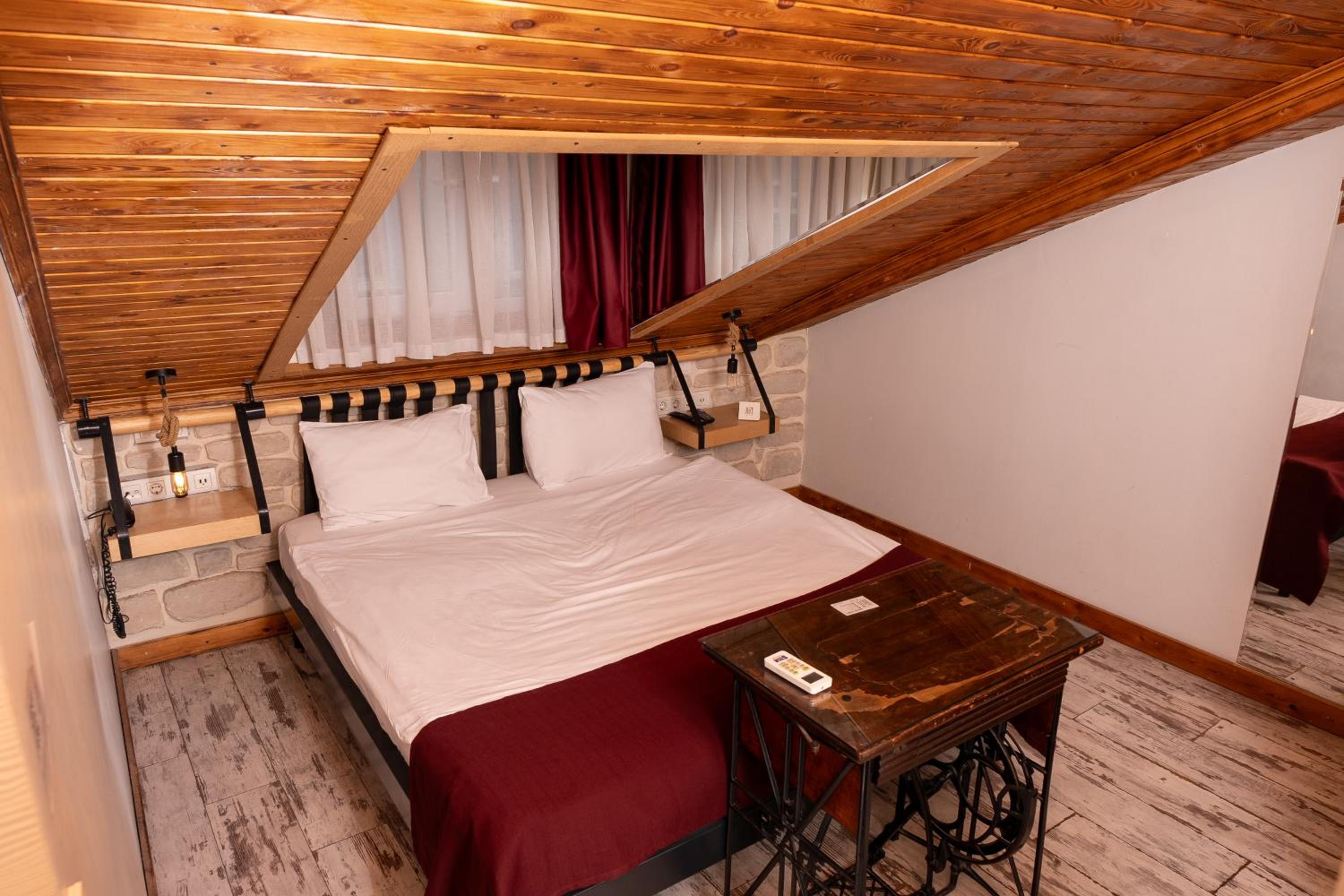 Budget Double Room photo 1